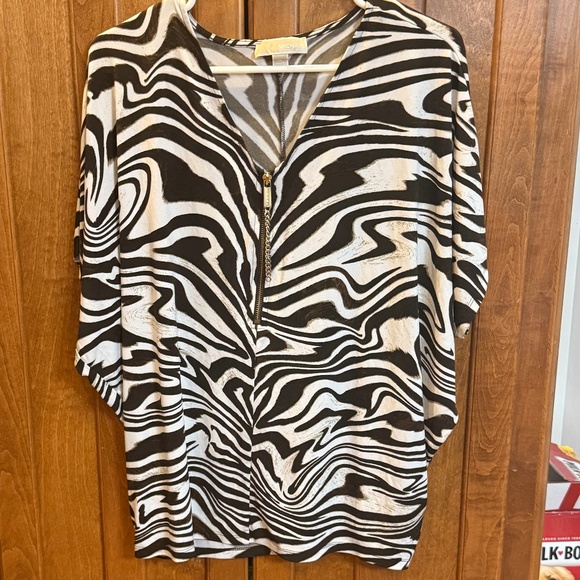 Michael Kors Top with gold accent chain OBO - Picture 1 of 1
